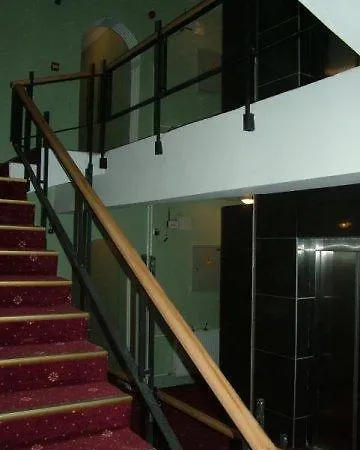 Madi Hotel